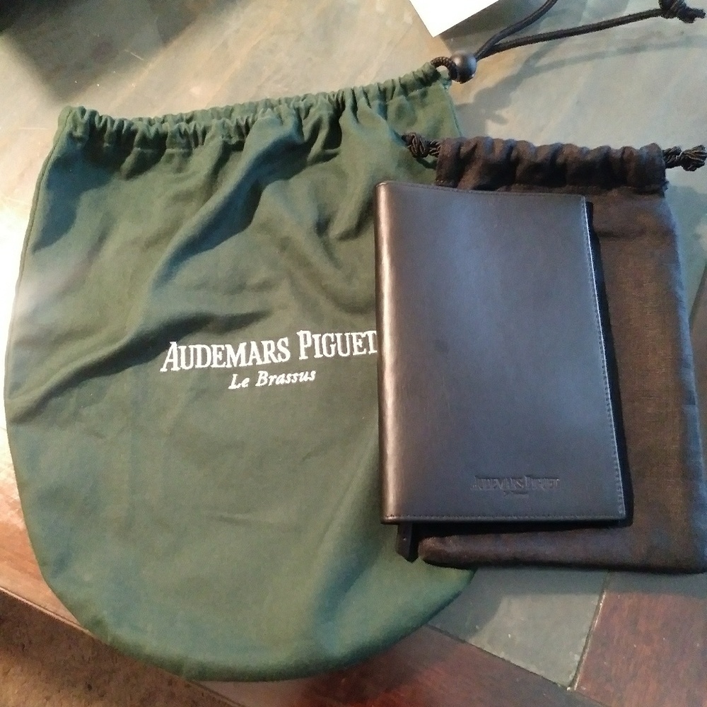Audemars Piguet leather Passport/card holder